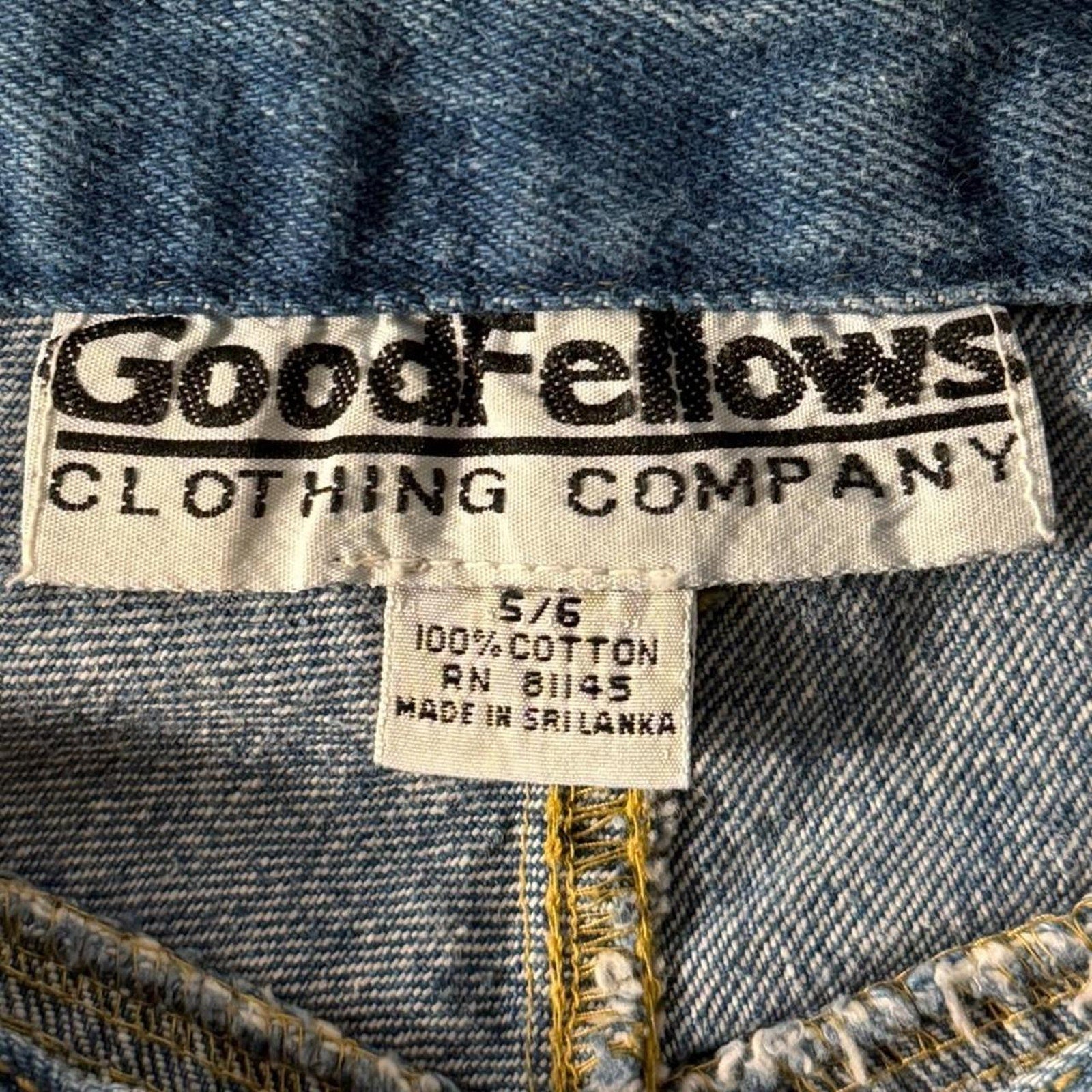 Vintage Goodfellows Floral Button Fly Denim Shorts (size 5/6)