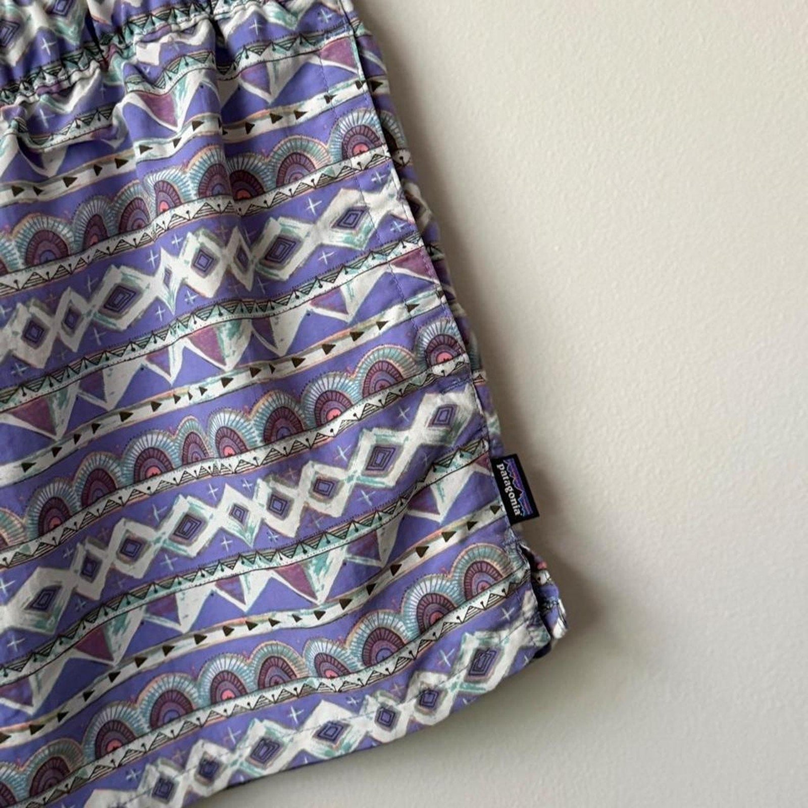 Patagonia Barely Baggies Valengeo shorts