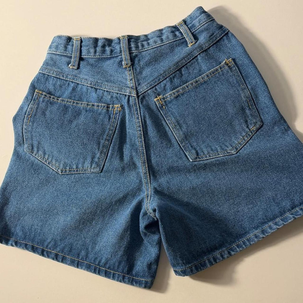 Vintage Goodfellows Floral Button Fly Denim Shorts (size 5/6)
