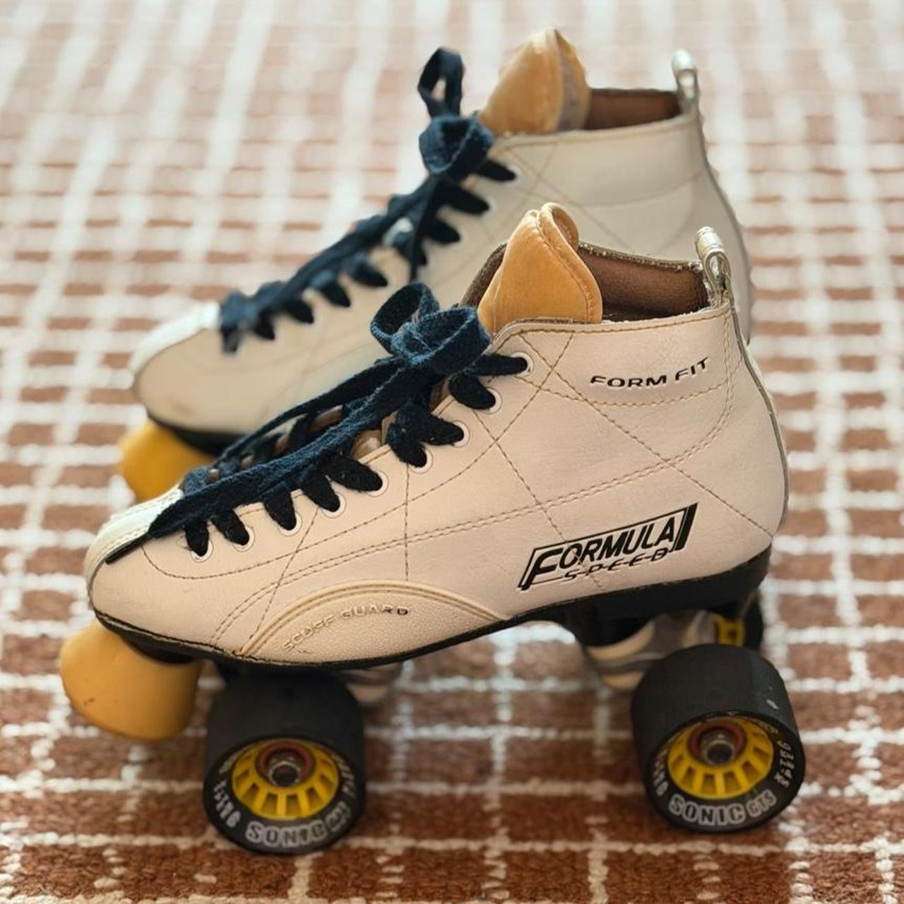 Vintage Formula Speed Roller Skates (W 6-6.5)