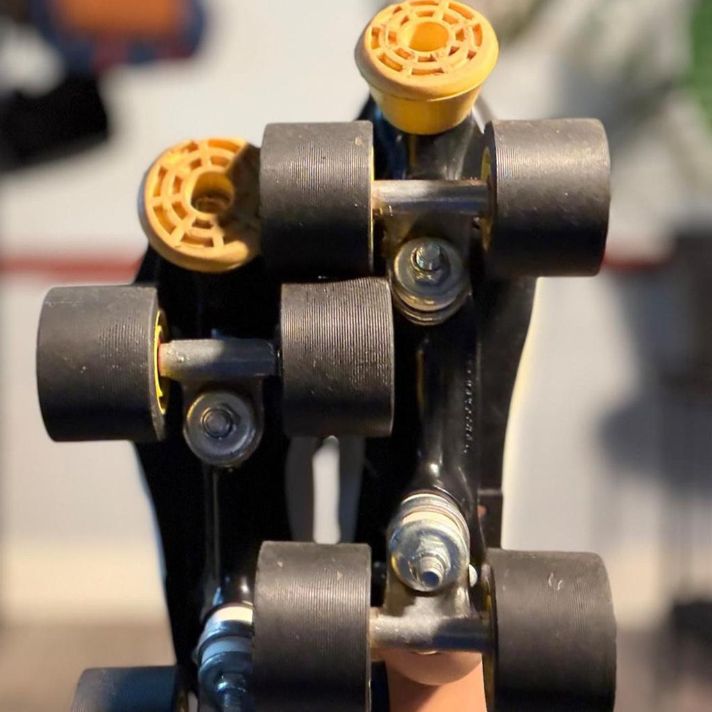 Vintage Formula Speed Roller Skates (W 6-6.5)