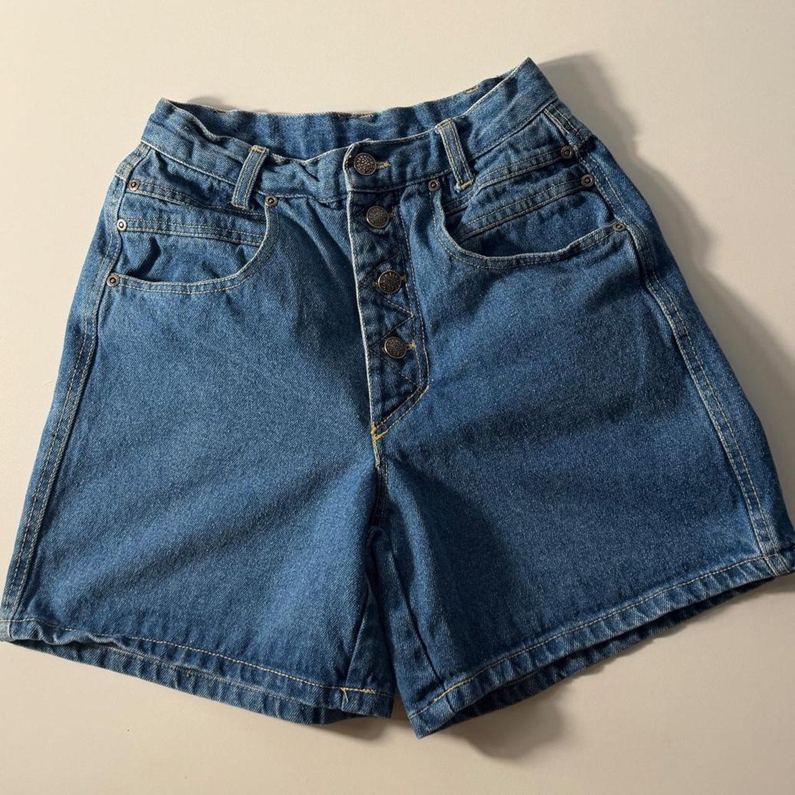 Vintage Goodfellows Floral Button Fly Denim Shorts (size 5/6)