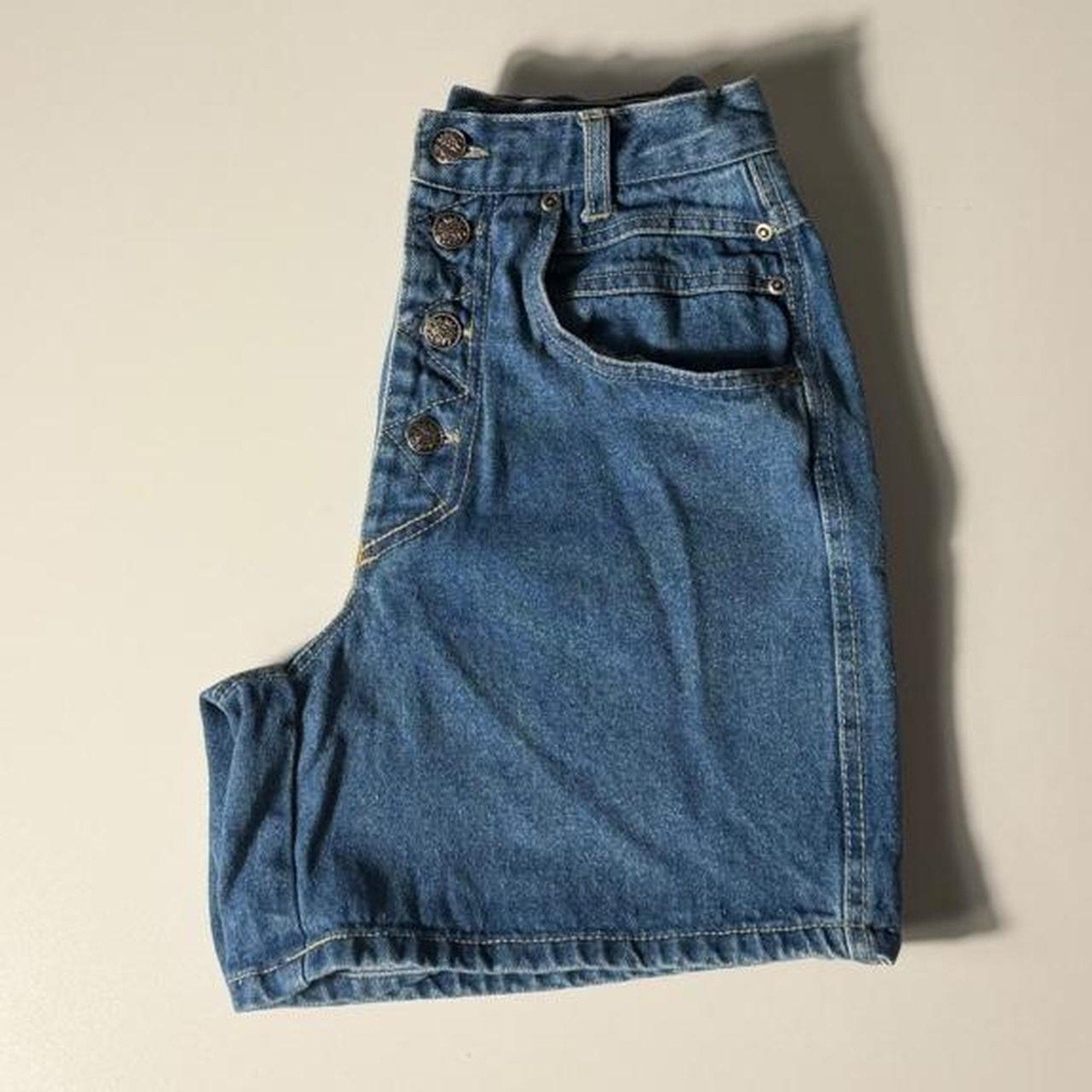 Vintage Goodfellows Floral Button Fly Denim Shorts (size 5/6)